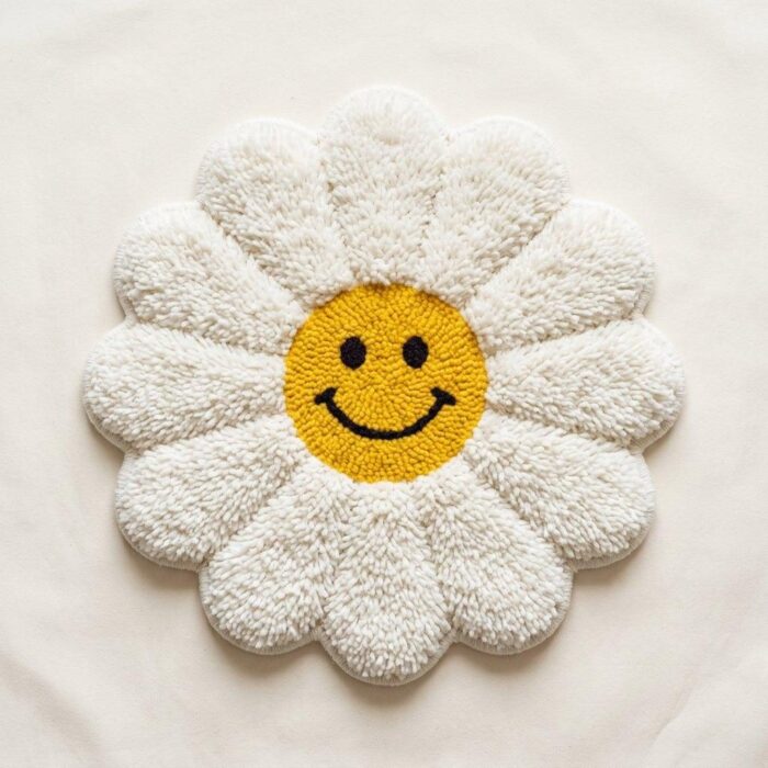 Smiley Daisy Tufted Rug (2 ft)